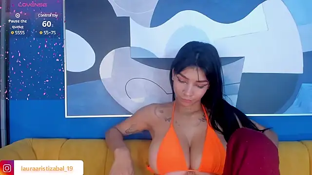 LauraAristizabal online show from March 6, 2025, 4:28 pm