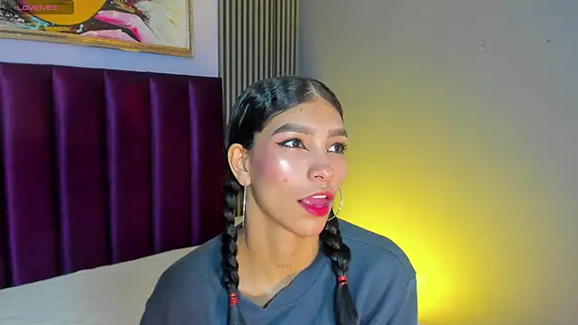LauraAristizabal online show from April 25, 2026, 12:30 pm