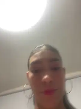 LauraAristizabal online show from May 7, 2026, 11:37 am