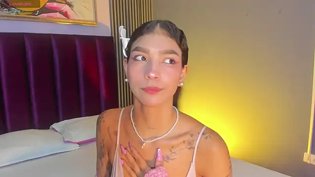 LauraAristizabal online show from May 20, 2026, 12:00 pm