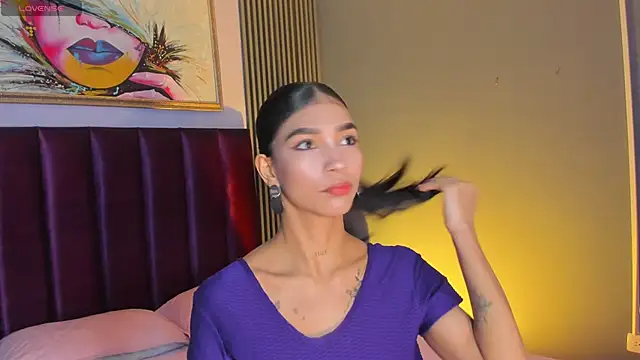 LauraAristizabal online show from June 7, 2026, 11:58 am