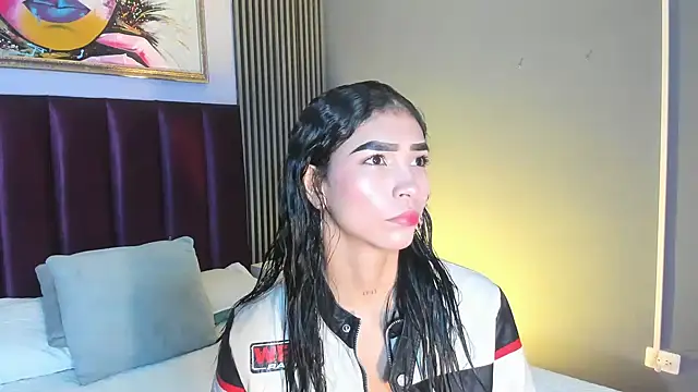 LauraAristizabal online show from June 20, 2026, 11:46 am