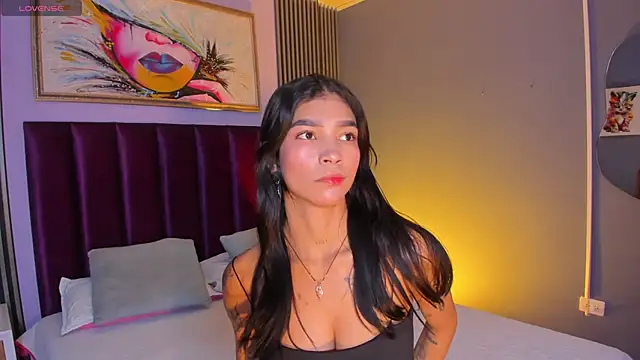 LauraAristizabal online show from June 30, 2026, 12:06 pm