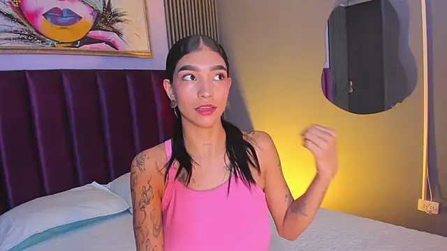 LauraAristizabal online show from July 8, 2026, 12:20 pm