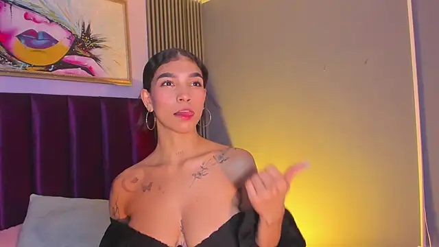 LauraAristizabal online show from July 10, 2026, 11:40 pm