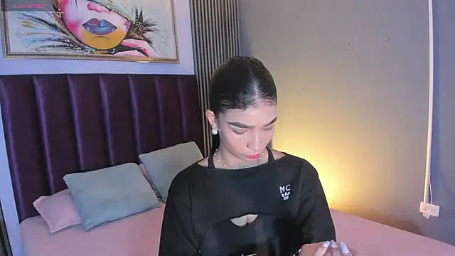 LauraAristizabal online show from July 12, 2026, 11:56 am