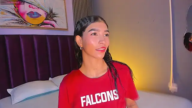 LauraAristizabal online show from July 13, 2026, 12:19 pm