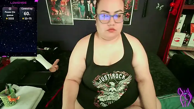 Snapshot of foxbell_lt chatting on February 11, 2025, 9:03 pm foxbell lt online show from February 11, 2025, 9:03 pm