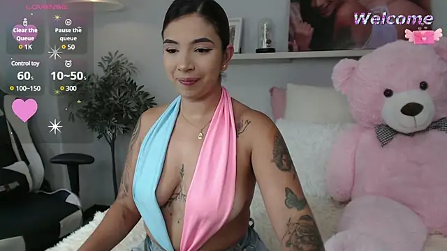 Snapshot of vane_lopez_ chatting on March 18, 2025, 10:15 pm vane lopez online show from March 18, 2025, 10:15 pm