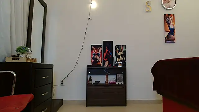 MINI Petite online show from January 26, 2025, 11:08 pm