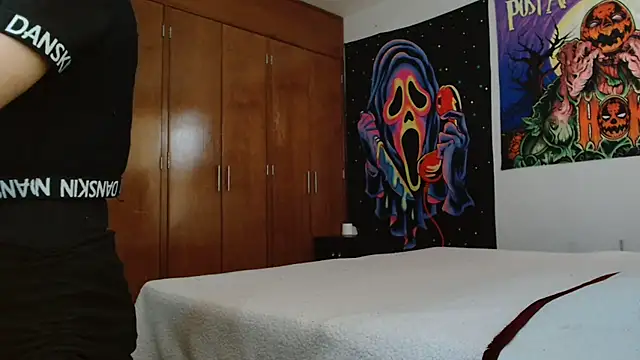 MINI Petite online show from March 1, 2026, 10:34 pm