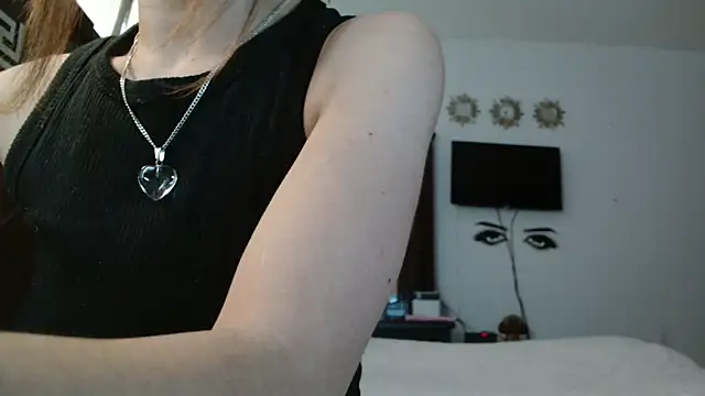 Snapshot of MINI_Petite chatting on May 7, 2026, 6:02 pm MINI Petite online show from May 7, 2026, 6:02 pm