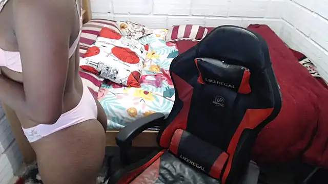 Snapshot of sexyjustin202 chatting on December 17, 2024, 12:45 am sexyjustin202 online show from December 17, 2024, 12:45 am