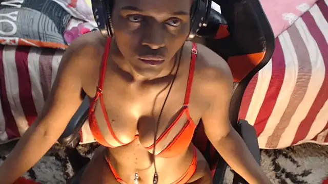 Snapshot of sexyjustin202 chatting on December 25, 2024, 4:33 am sexyjustin202 online show from December 25, 2024, 4:33 am