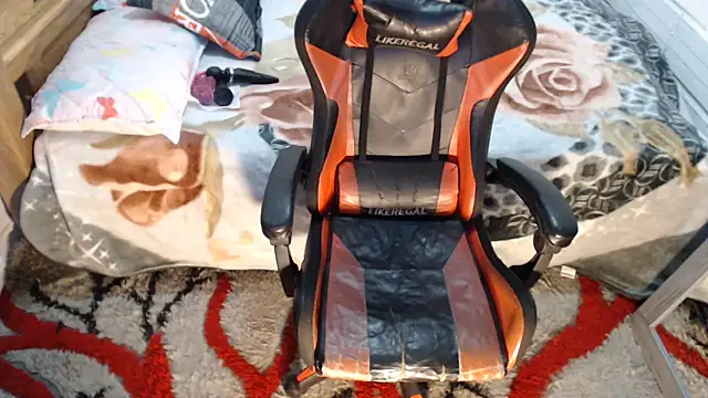 Snapshot of sexyjustin202 chatting on November 18, 2025, 1:55 am sexyjustin202 online show from November 18, 2025, 1:55 am