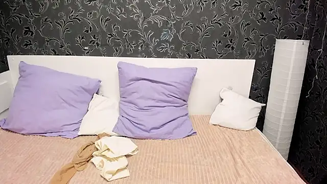 MelaniGrand online show from March 6, 2026, 9:17 am