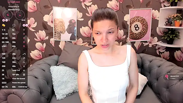 Snapshot of MelaniGrand chatting on June 29, 2026, 8:42 am MelaniGrand online show from June 29, 2026, 8:42 am