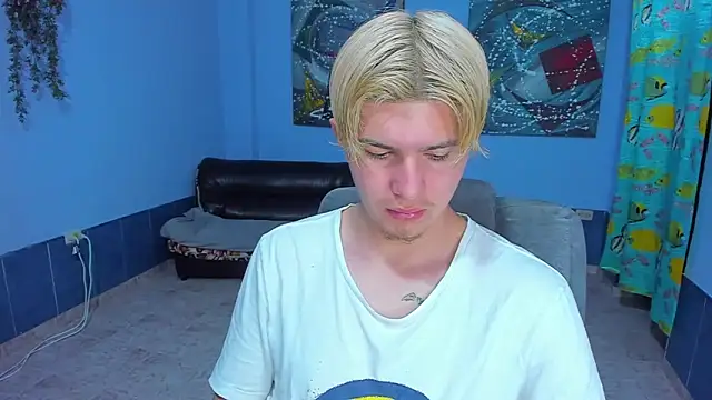 patrik 027 online show from October 17, 2025, 5:26 pm