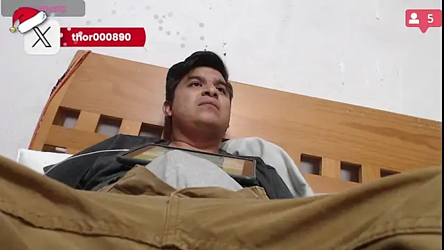 Snapshot of thor000089 chatting on January 6, 2025, 6:03 am thor000089 online show from January 6, 2025, 6:03 am