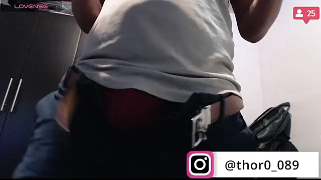 Snapshot of thor000089 chatting on January 14, 2025, 4:04 am thor000089 online show from January 14, 2025, 4:04 am