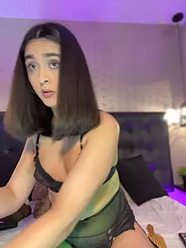 MiahWindsor online show from June 7, 2026, 2:27 am