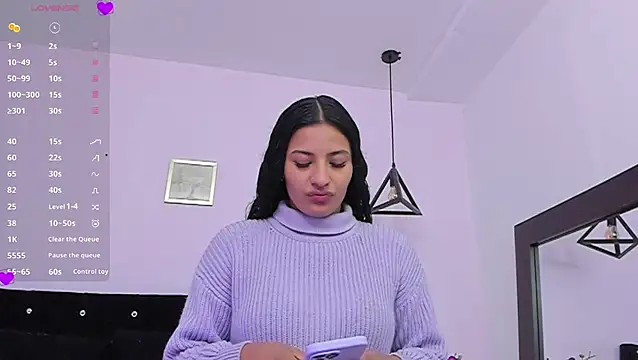 Snapshot of CeliWoods chatting on December 19, 2024, 11:18 am CeliWoods online show from December 19, 2024, 11:18 am