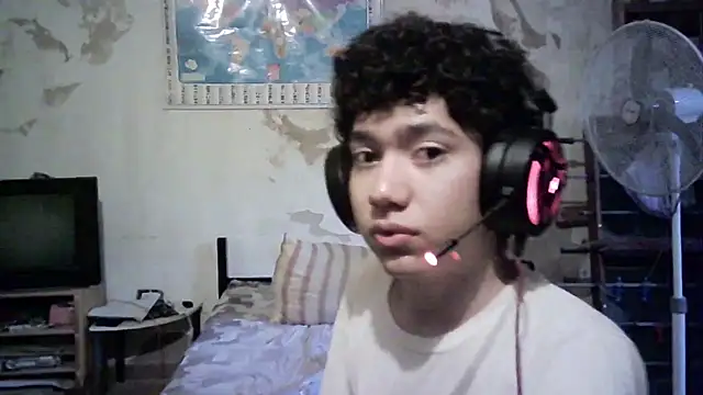 Emv2 online show from December 1, 2025, 10:04 pm