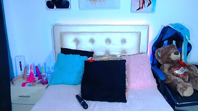 Jenng18 online show from February 2, 2025, 1:02 am