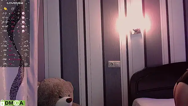  Amelle  online show from February 21, 2025, 1:33 pm