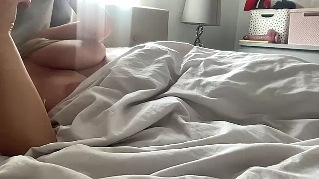 Bustyblondebabe32 online show from July 5, 2026, 8:10 am