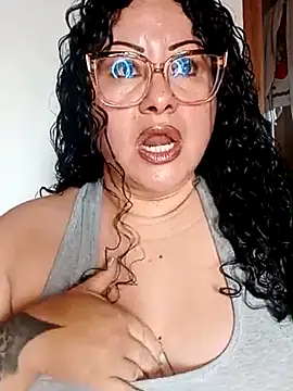 Snapshot of hazel_milf chatting on March 12, 2025, 2:12 pm hazel milf online show from March 12, 2025, 2:12 pm