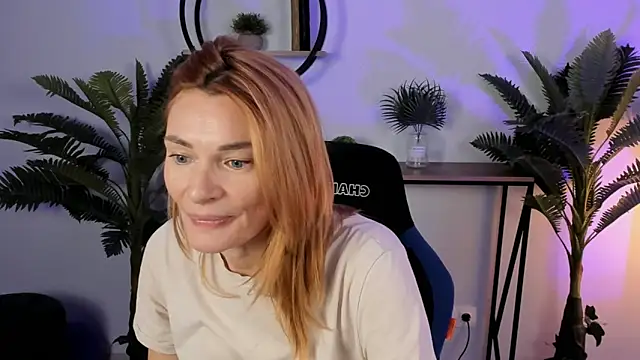 Snapshot of MistyBarnes chatting on December 23, 2024, 12:08 pm MistyBarnes online show from December 23, 2024, 12:08 pm