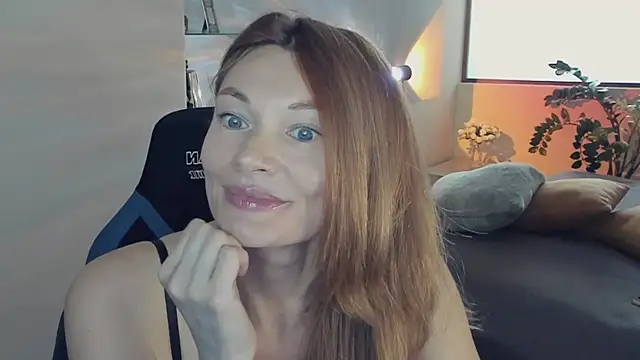 MistyBarnes online show from May 4, 2026, 9:05 am
