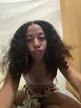 Snapshot of Miley_and_Vash chatting on December 21, 2024, 9:25 pm Miley and Vash online show from December 21, 2024, 9:25 pm