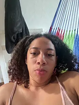 Snapshot of Miley_and_Vash chatting on December 26, 2024, 9:26 pm Miley and Vash online show from December 26, 2024, 9:26 pm