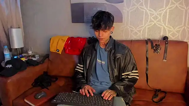 AcidMilo online show from December 7, 2024, 11:40 am