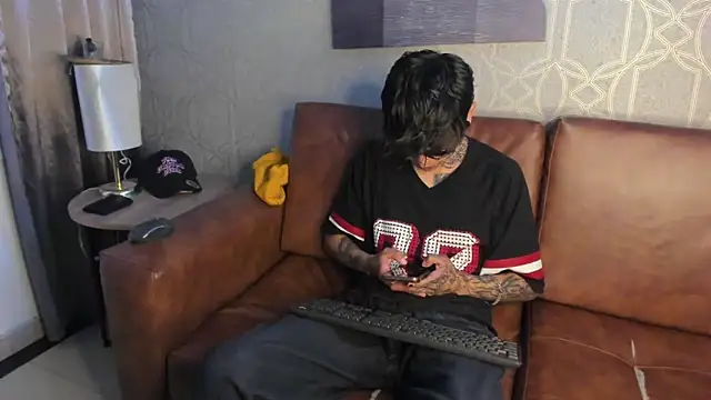 AcidMilo online show from December 14, 2024, 12:55 pm