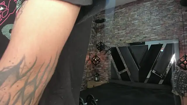 AcidMilo online show from September 9, 2025, 12:26 pm