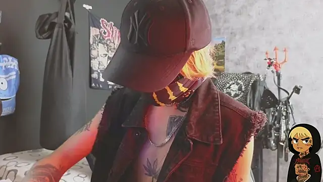 AcidMilo online show from November 11, 2025, 5:24 pm