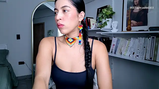 Snapshot of Nikol-JE chatting on April 7, 2026, 8:20 pm Nikol-JE online show from April 7, 2026, 8:20 pm