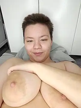 Snapshot of GoldMelissa chatting on November 7, 2025, 11:43 am GoldMelissa online show from November 7, 2025, 11:43 am