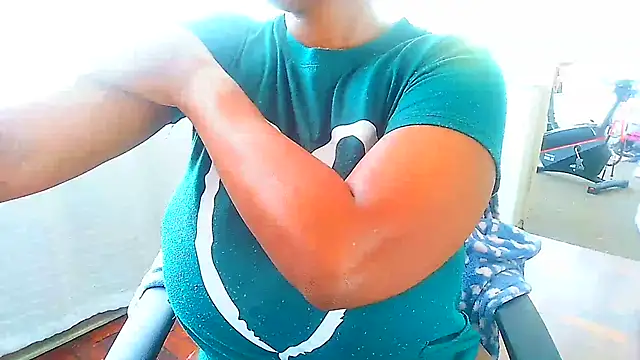 Snapshot of Charlie-Crawford chatting on February 1, 2025, 10:15 am Charlie-Crawford online show from February 1, 2025, 10:15 am