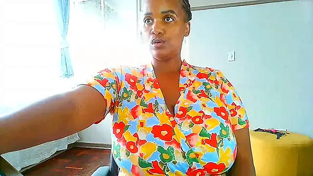 Snapshot of Charlie-Crawford chatting on February 18, 2025, 12:06 pm Charlie-Crawford online show from February 18, 2025, 12:06 pm