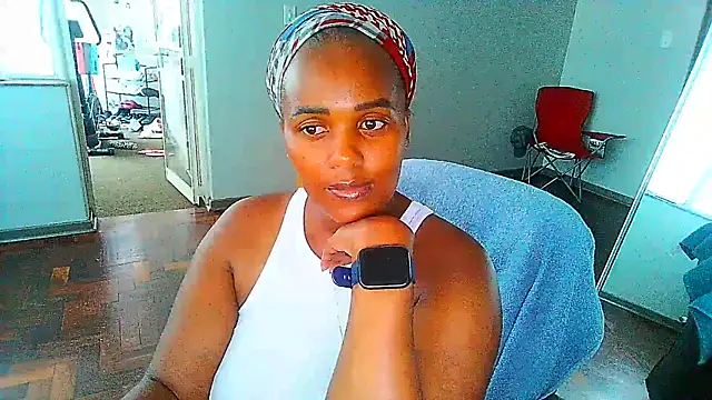 Snapshot of Charlie-Crawford chatting on February 28, 2025, 4:31 pm Charlie-Crawford online show from February 28, 2025, 4:31 pm