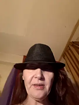 dominatrixredsonyja online show from January 18, 2025, 8:19 pm