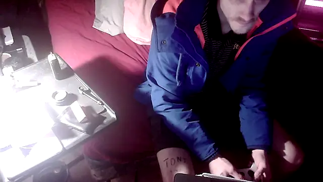 Snapshot of xxxTony999 chatting on December 4, 2024, 11:02 pm xxxTony999 online show from December 4, 2024, 11:02 pm