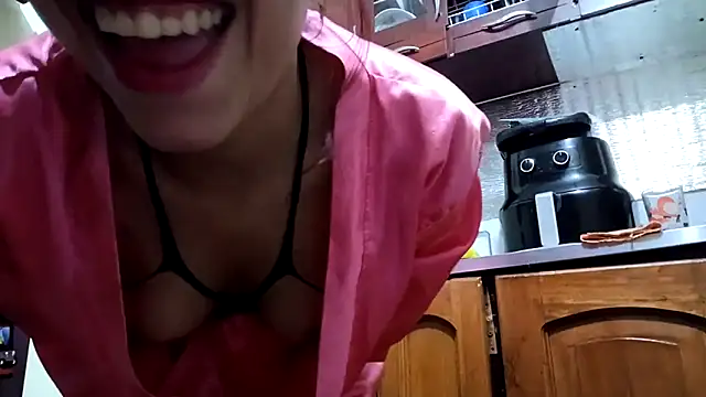 Snapshot of sophieandmarkls chatting on March 16, 2025, 1:49 am sophieandmarkls online show from March 16, 2025, 1:49 am