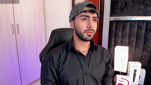 ItsMeEros online show from January 29, 2025, 9:39 pm