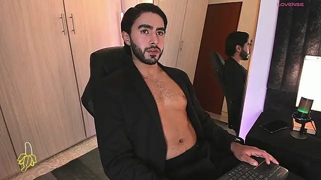 ItsMeEros online show from June 11, 2026, 12:32 am