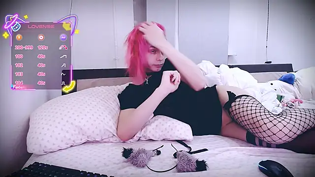 Littlepinkcat online show from January 6, 2026, 2:04 am